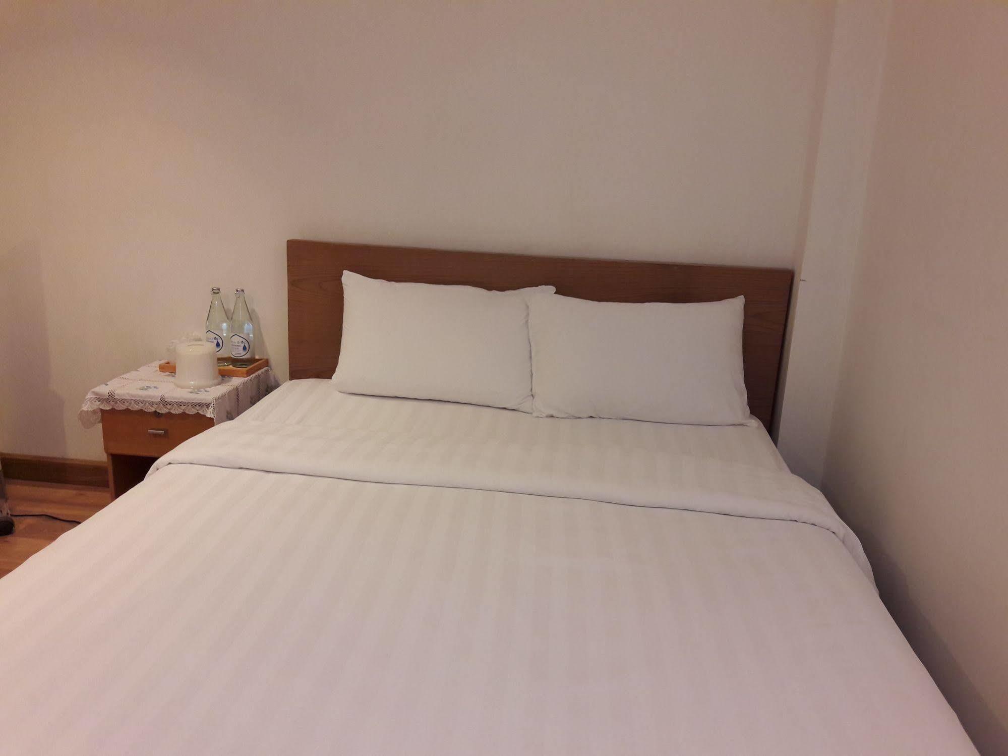 เพลิน เพลิน เบด แอนด์ ไบค์ Hotel เชียงใหม่ ภายนอก รูปภาพ